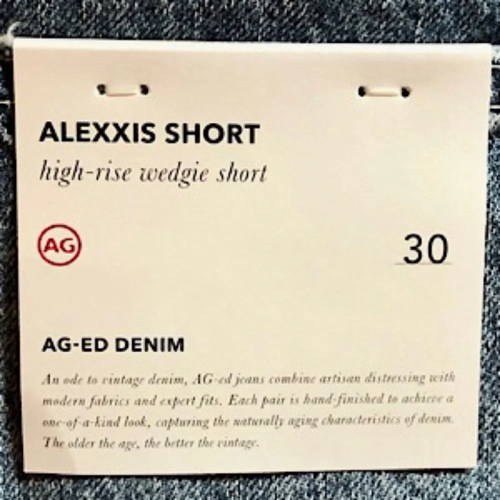“NEW” AG Adriano Goldschmied Alexxis High-Rise Wedgie Short - Picture 5 of 8
